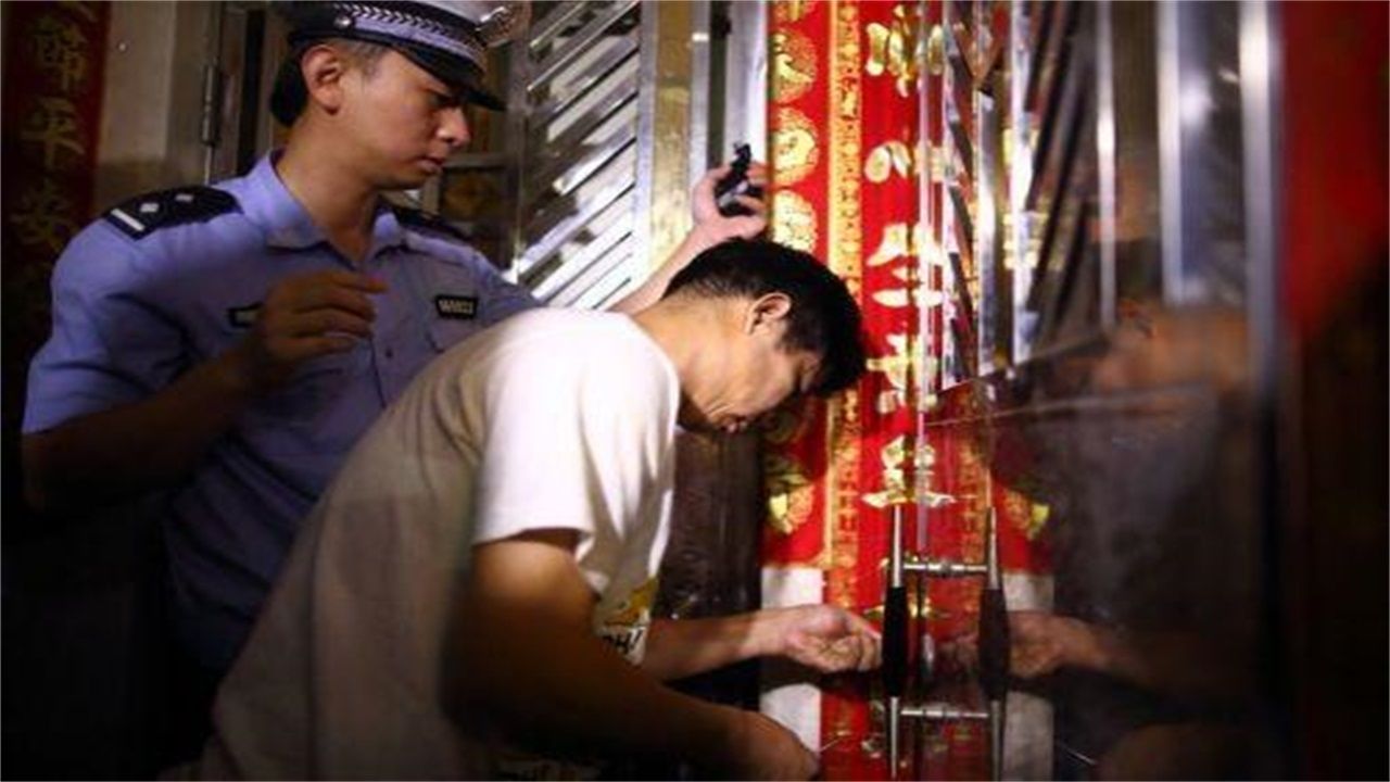 湖南请开锁师傅开了锁后，师傅为什么一般都不进门，就算主人请也不进去？